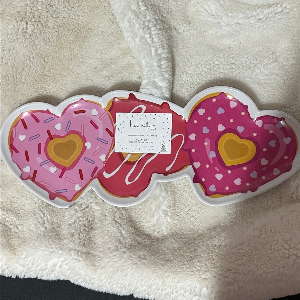 Nicole Miller Valentine’s Day 100% melamine donut heart platter